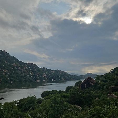 The King On The Rocks Resort Hampi Eksteriør billede